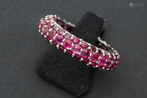 ring in white gold (18 carat) with ca 1,30 carat of ruby - - Ring met een soort [...]