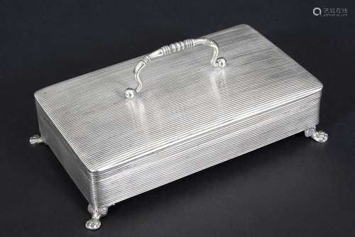 small antique Dutch jewelry box on feet in marked silver - - Antiek Nederlands [...]