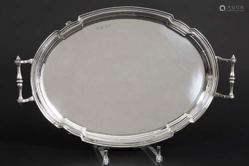 oval English (serving)tray in marked and William Walter Cashmore signed silver - - [...]