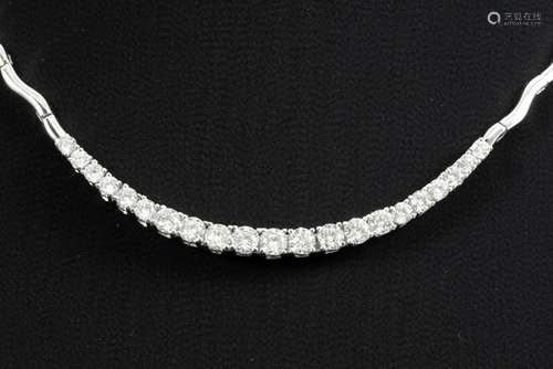 beautiful necklace in white gold (18 carat) with more then 3,60 carat of high quality [...]