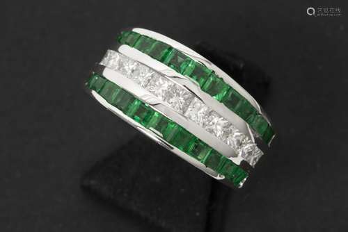 ring in white gold (18 carat) with 1,56 carat of emerald and 0,81 carat of very high [...]