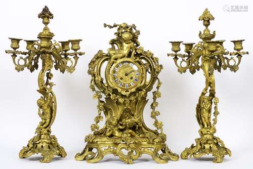 19th Cent. French Napoleon III garniture in guilded bronze with Louis XV style [...]