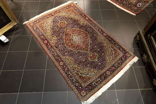 small Persian Tabriz rug in wool and silk - - Kleine Perzische Tabriz in wol en [...]