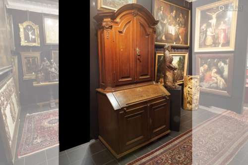 18th Cent. Flemish bureau bookcase from Bruges in oak - - VLAANDEREN - 18° EEUW [...]