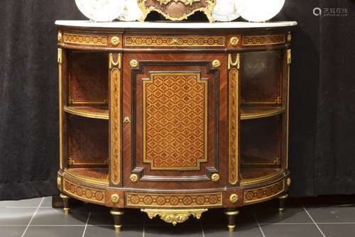 19th Cent. French neoclassical 'demi lune' cabinet in parquetry with nice mountings [...]