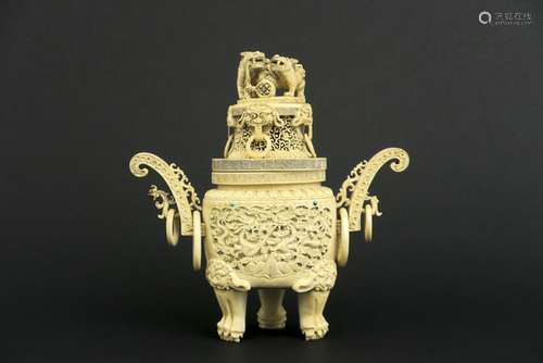 old Chinese incense burner in ivory with inlaid turquoise beads - - Oude Chinese [...]