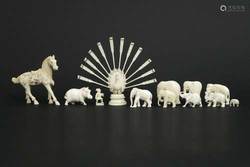 small sculptures in ivory or bone - - Lot ivoor en been met dieren e.a. -