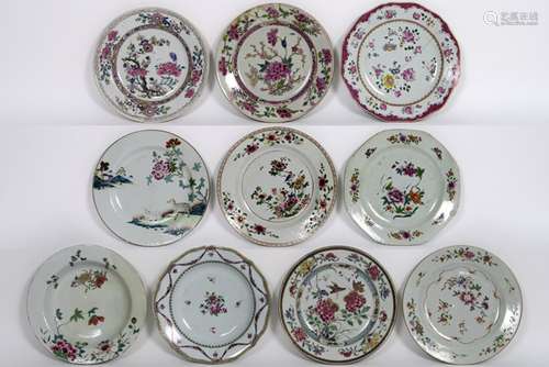 ten 18th Cent. Chinese plates in porcelain with 'Famille Rose' decor - - Lot van [...]