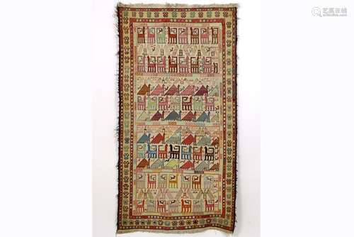 old Soumak kilim with embroideries in wool and silk - - Origineel en oud [...]