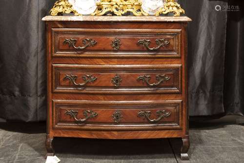 18th/19th Cent. Louis XV-style chest of drawers in marquetry with mountings in bronze [...]