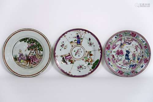 three 18th Cent. Chinese plates in porcelain with Famille Rose export decor with [...]