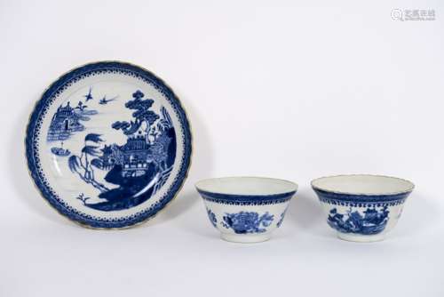 two 18th Cent. Chinese bowls (flower decor) and a dish (landscape decor) in porcelain [...]