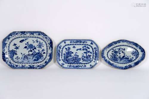 an oval and two octogonal 18th Cent. Chinese dishes in porcelain with blue-white [...]