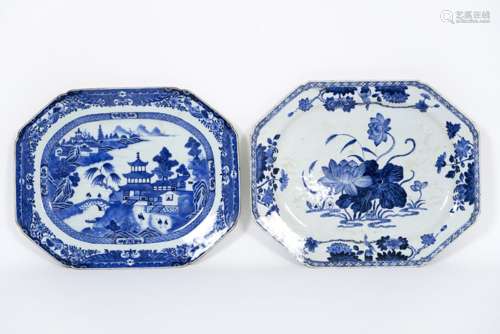 two quite big 18th Cent. Chinese octogonal dishes in porcelain with blue-white decor [...]