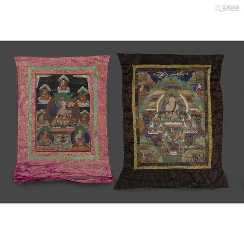 SUITE DE DEUX THANGKA à décor peint en polychomie sur toile, l'un représentant sans doute une forme de Manjusri (Dharmasankhasa...