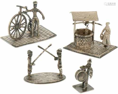 (4) Delig lot miniaturen zilver.