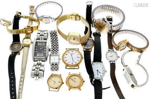 Lot (16) horloges.