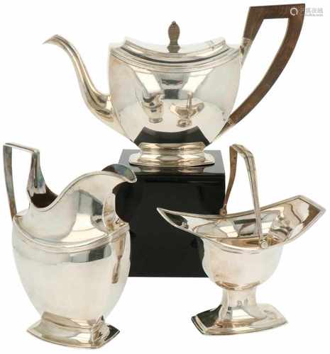 (3) Delig set koffiepot met roomstel zilver.