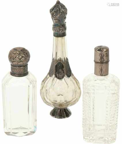 (3) Parfumflacons zilver.