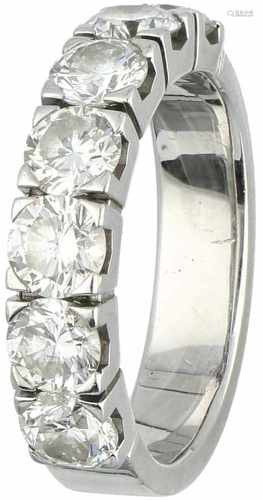 Witgouden rijring, met ca. 2.80 ct. diamant - 18 kt.