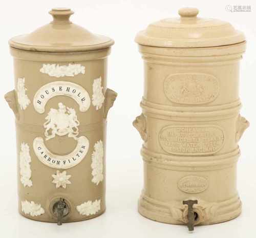 Een lot van (2) Engelse waterfilters, ca. 1900.