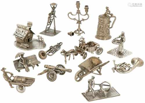 (13) Delig lot miniaturen zilver.