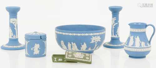 Een lot mer divers Jasper ware. Wedgwood, 20e eeuw.