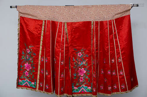 Qing Dynasty, Red Chinese ancient silk embroidery woman dress robe