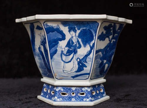 Chinese blue and white figure drawing hexagonal porcelain vase