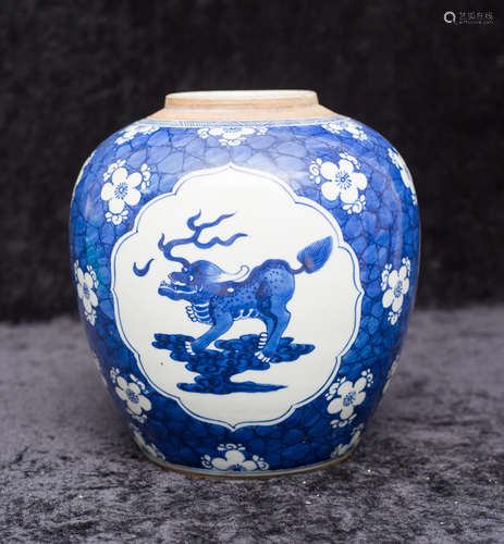 Qing Dynasty, Chinese antique blue and white porcelain vase