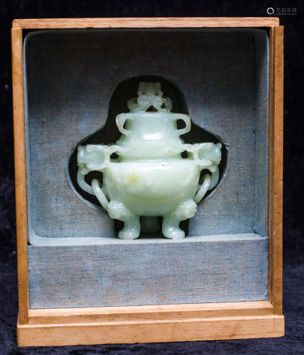 Jade carving censer with cover