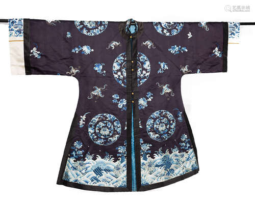 Qing Dynasty, Chinese ancient silk embroidery dress robe