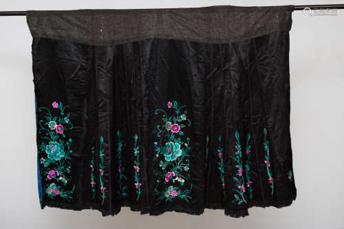 Qing Dynasty, Black Chinese ancient silk peony embroidery woman coat robe