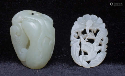 Two pieces of jade carving pendants