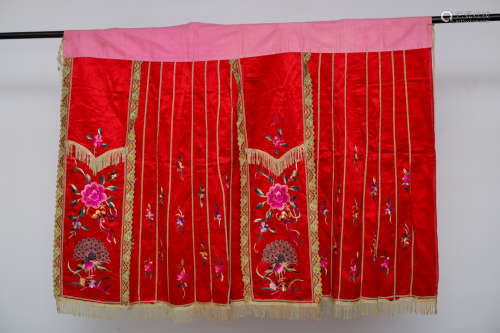 Qing Dynasty, Red Chinese ancient silk embroidery woman dress robe