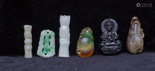 A set of ring carvings