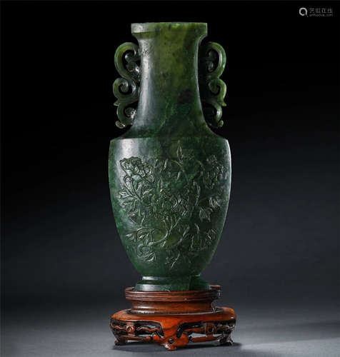 Qing Dynasty Hetian Jasper Vase