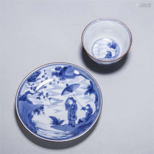 A pair of blue and white figure and story drawing cup stands