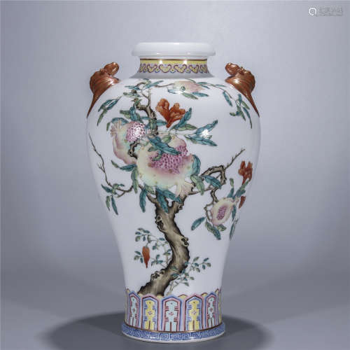 Min Guo, famille rose double bat porcelain vase