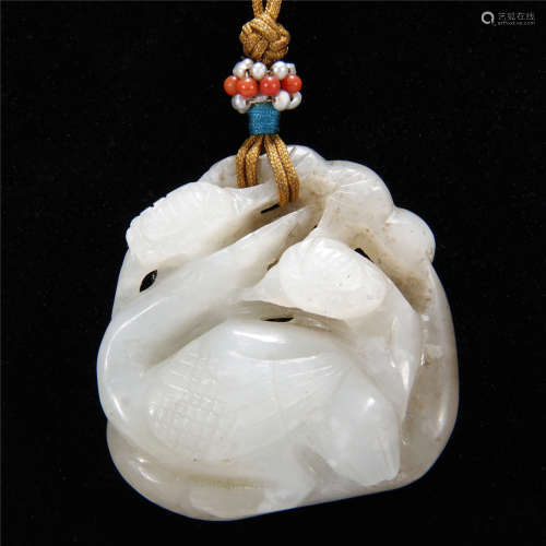 White jade pine and crane carving pendant