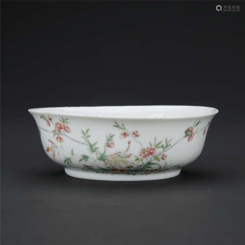 Qing Dynasty, famille rose flower pattern porcelain bowl