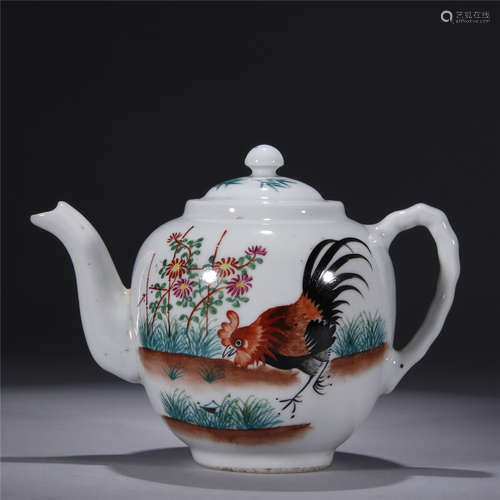 Qing Dynasty, famille rose porcelain tea pot