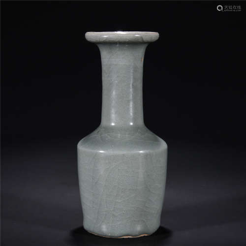 Song Dynaty,  LONG QUAN kiln blue glaze porcelain vase