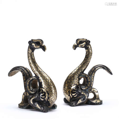 the Period of The Warring Han Dynasty, A pair of bronze screw gold and silver birds Ornaments