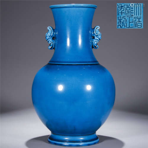 Qing Dynasty, YONG ZHENG, peacock green glaze double ear porcelain vase