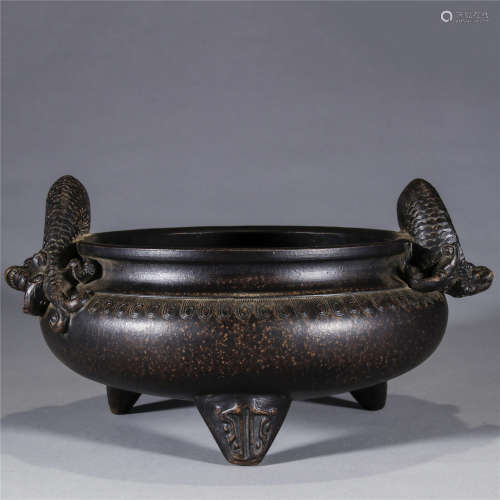 Qing Dynasty, Zi sha clay two animal ears tripodia censer