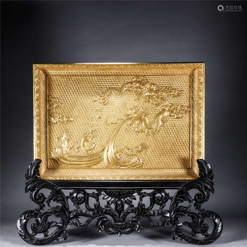 Qing Dynasty, GUANG XU, Gold lacquer Dragon carving plate with wood stand