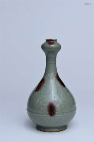 Long Quan Yao green glaze porcelain vase