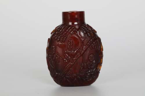Amber character snuff bottle