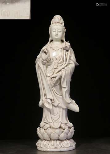 DEHUA BLANC DE CHINE CARVED 'GUANYIN' STANDING FIGURE